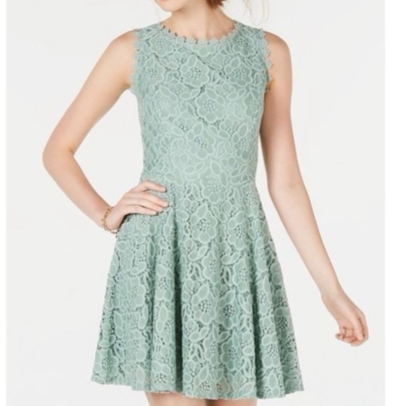 City Studio- Lace Fit and flair dress, size 5 - Picture 2 of 5